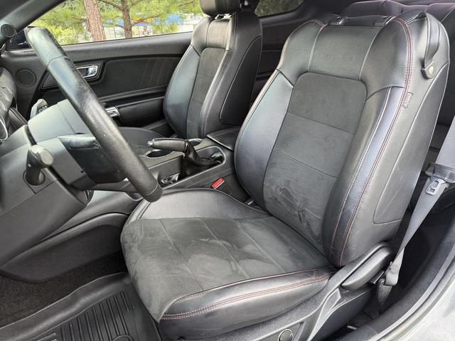 Photo of 2016 Magnetic Ford Mustang
