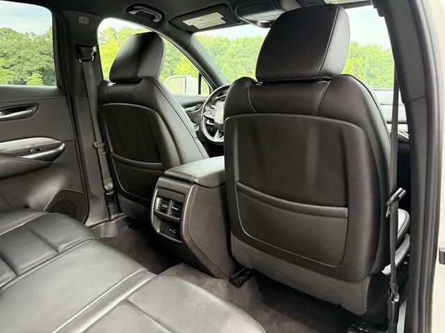 Photo of 2020 Crystal White Tricoat Cadillac XT4