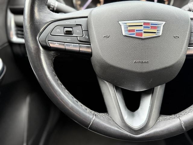 Photo of 2020 Crystal White Tricoat Cadillac XT4