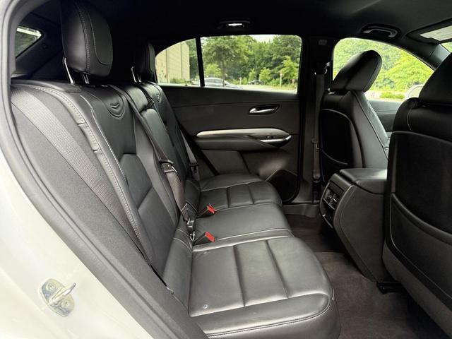 Photo of 2020 Crystal White Tricoat Cadillac XT4