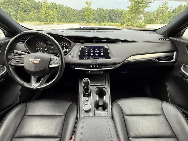 Photo of 2020 Crystal White Tricoat Cadillac XT4