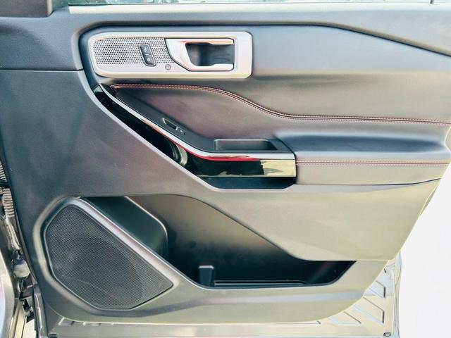 Photo of 2022 Carbonized Gray Metallic Ford Explorer