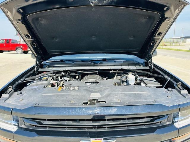 Photo of 2018 Black Chevrolet Silverado 1500