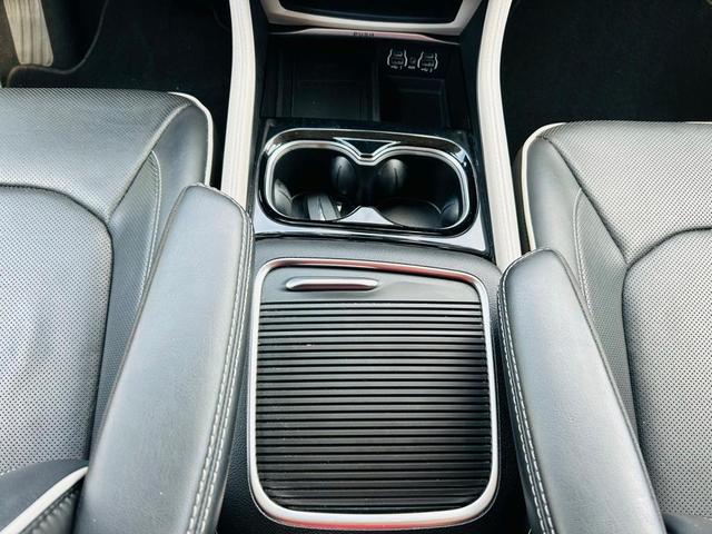 Photo of 2023 Granite Crystal Clearcoat Metallic Chrysler Pacifica