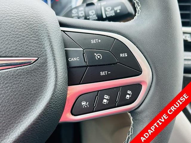 Photo of 2023 Granite Crystal Clearcoat Metallic Chrysler Pacifica