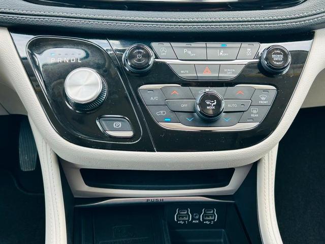 Photo of 2023 Granite Crystal Clearcoat Metallic Chrysler Pacifica