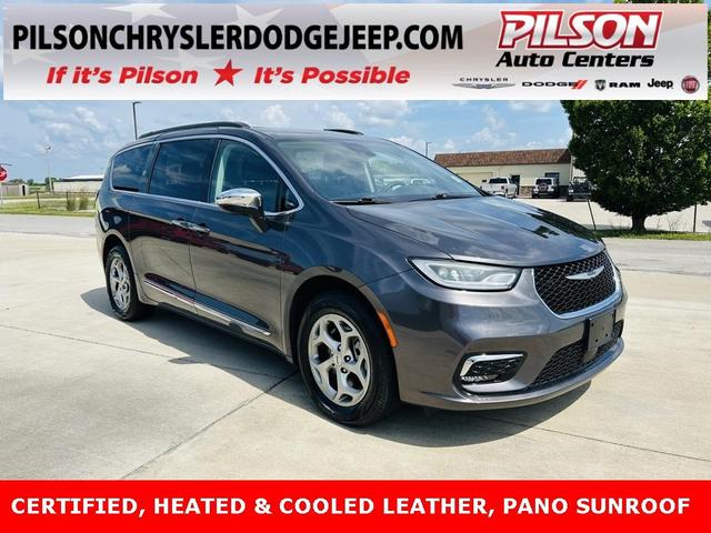 Photo of 2023 Granite Crystal Clearcoat Metallic Chrysler Pacifica