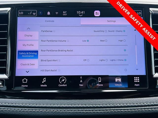 Photo of 2023 Granite Crystal Clearcoat Metallic Chrysler Pacifica