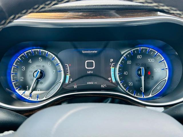 Photo of 2023 Granite Crystal Clearcoat Metallic Chrysler Pacifica