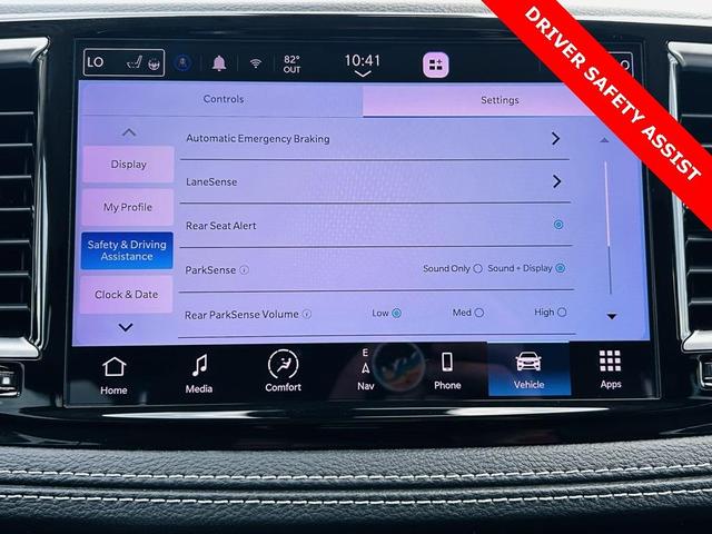 Photo of 2023 Granite Crystal Clearcoat Metallic Chrysler Pacifica