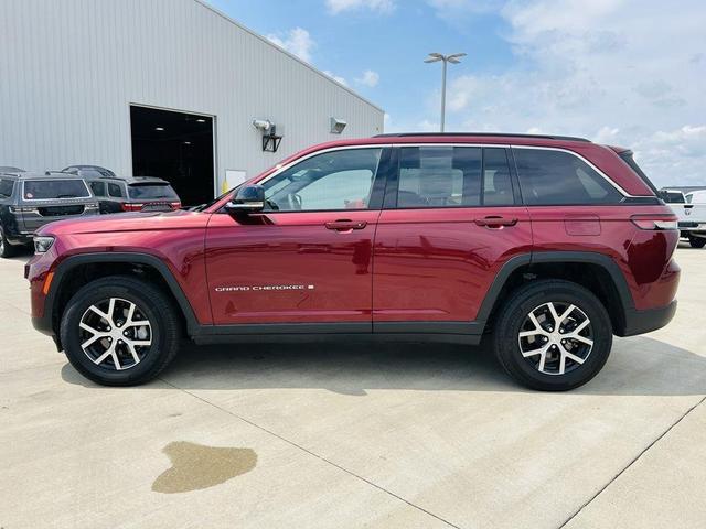 Photo of 2024 Velvet Red Pearlcoat Jeep Grand Cherokee