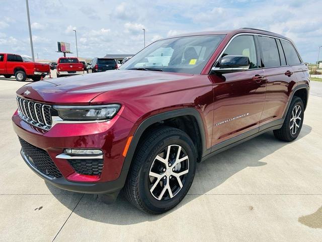 Photo of 2024 Velvet Red Pearlcoat Jeep Grand Cherokee