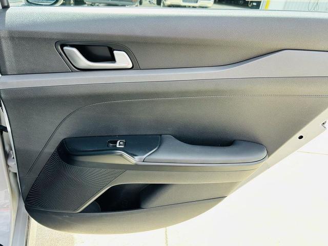Photo of 2022 Wolf Gray Kia K5