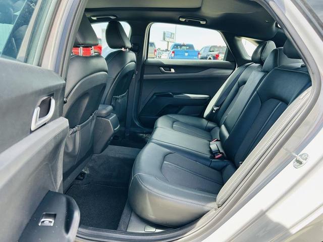 Photo of 2022 Wolf Gray Kia K5