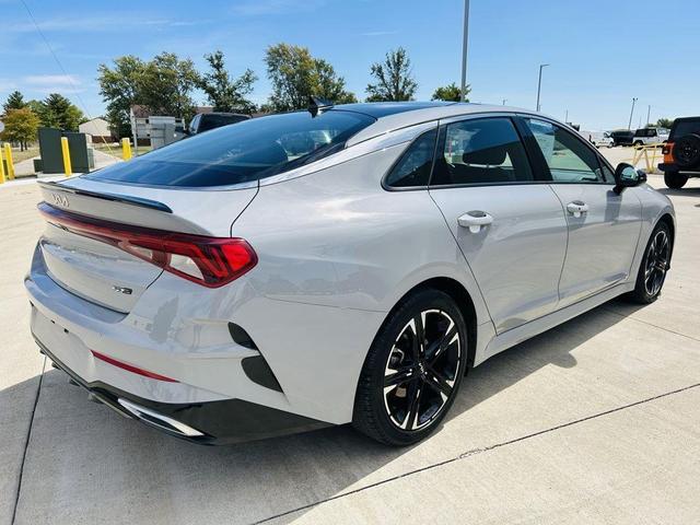 Photo of 2022 Wolf Gray Kia K5