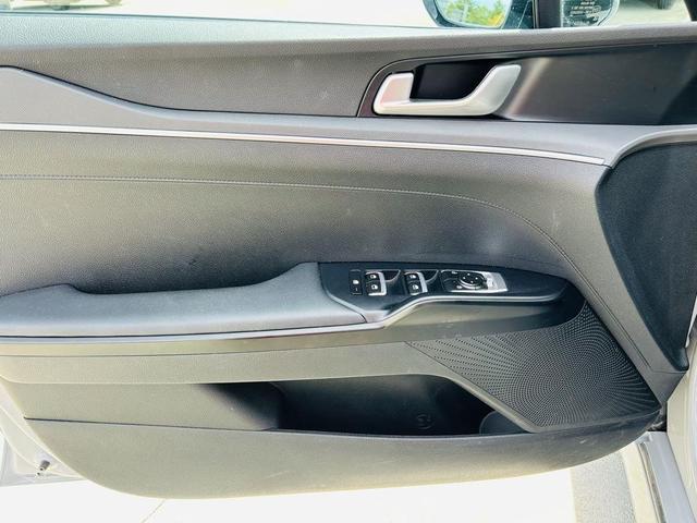 Photo of 2022 Wolf Gray Kia K5