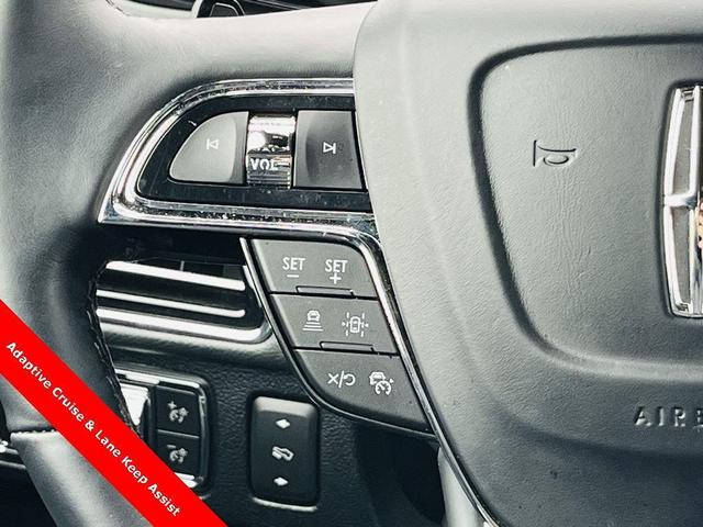 Photo of 2023 Pristine White Lincoln Navigator