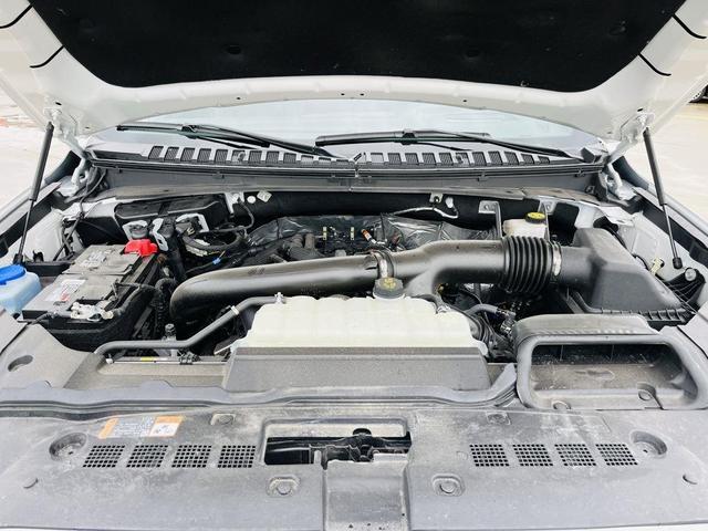 Photo of 2023 Pristine White Lincoln Navigator