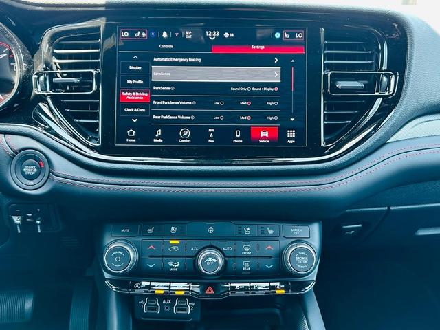 Photo of 2025 DB Black Clearcoat Dodge Durango