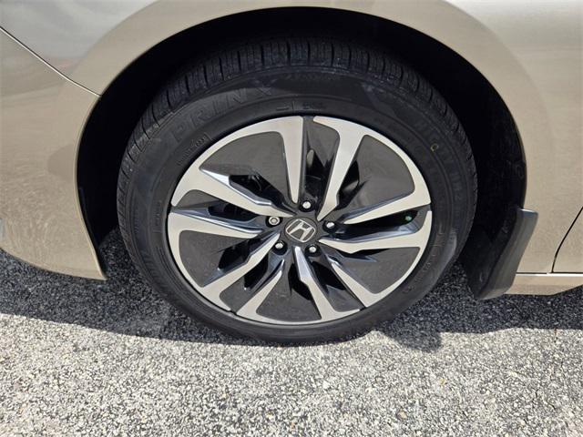 Photo of 2020 Gold Honda Accord Hybrid