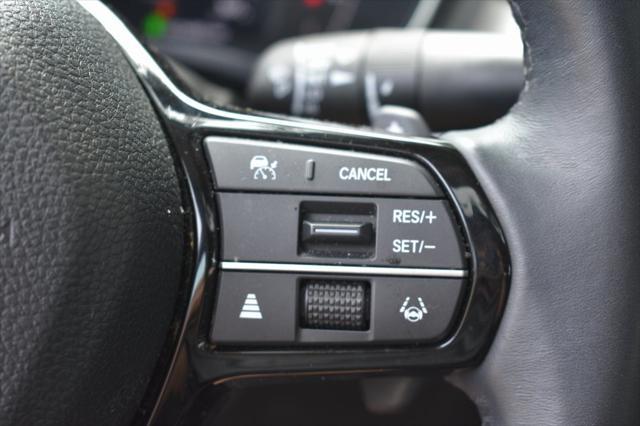 Photo of 2024 Platinum White Pearl Acura Integra