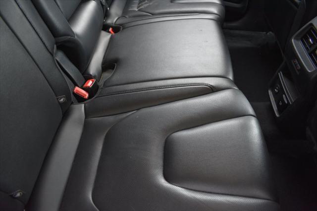 Photo of 2022 Gray Metallic Ford Edge