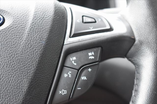 Photo of 2022 Gray Metallic Ford Edge
