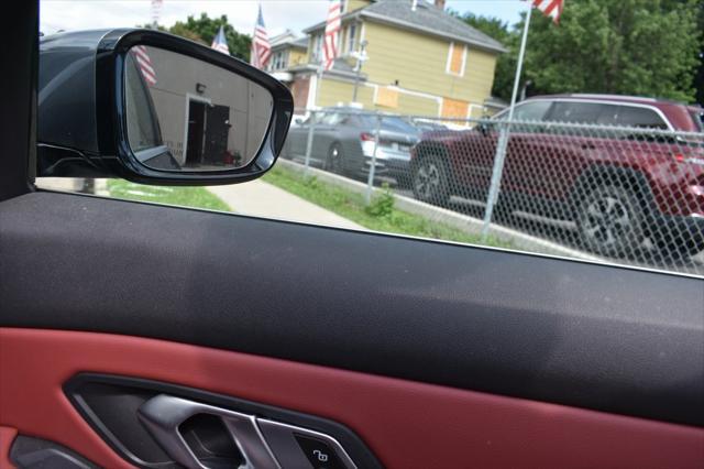 Photo of 2022 Mineral Grey Metallic BMW 330