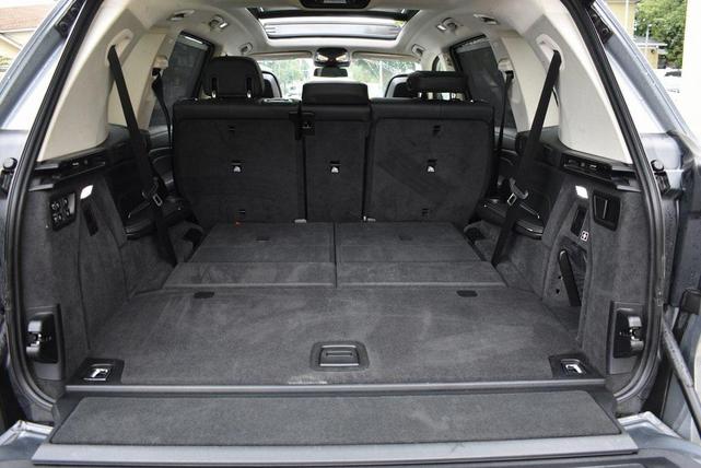 Photo of 2025 Skyscraper Gray Metallic BMW X7