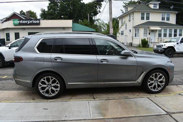 Photo of 2025 Skyscraper Gray Metallic BMW X7