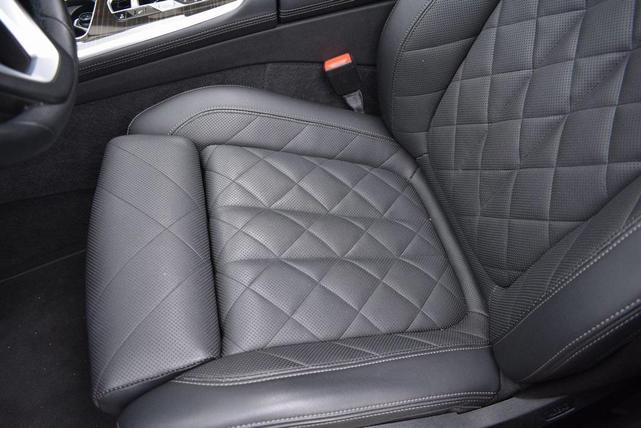 Photo of 2025 Skyscraper Gray Metallic BMW X7
