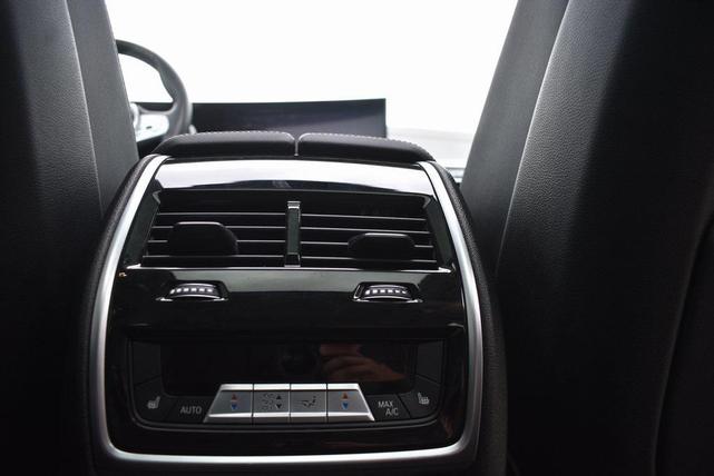 Photo of 2025 Skyscraper Gray Metallic BMW X7