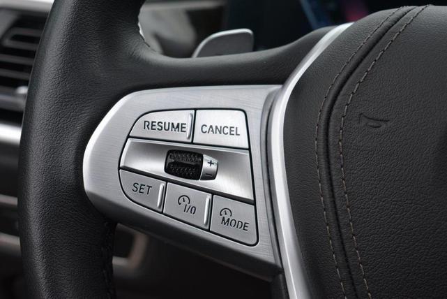 Photo of 2025 Skyscraper Gray Metallic BMW X7