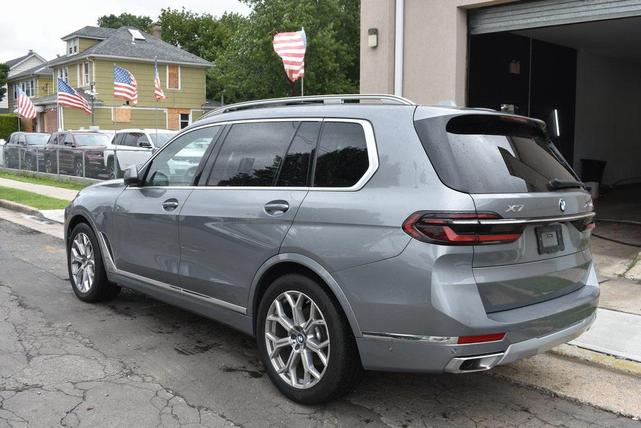 Photo of 2025 Skyscraper Gray Metallic BMW X7