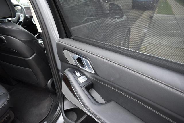 Photo of 2025 Skyscraper Gray Metallic BMW X7