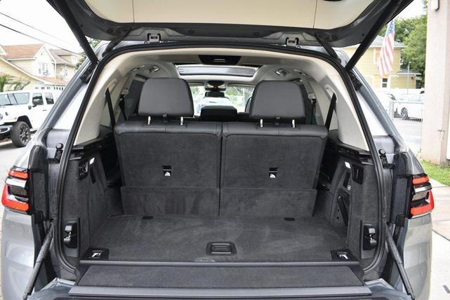 Photo of 2025 Skyscraper Gray Metallic BMW X7