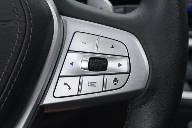 Photo of 2025 Skyscraper Gray Metallic BMW X7