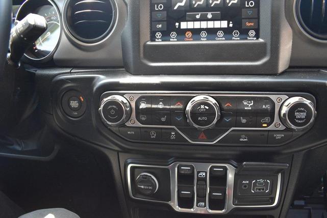 Photo of 2022 Black Clearcoat Jeep Wrangler