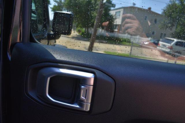 Photo of 2022 Black Clearcoat Jeep Wrangler