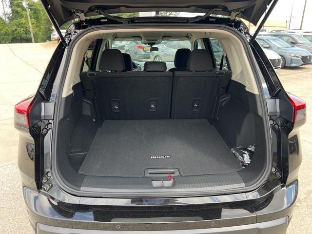 Photo of 2025 Super Black Nissan Rogue