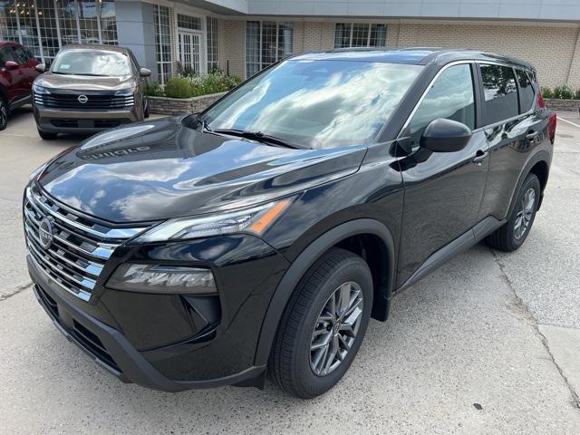 Photo of 2025 Super Black Nissan Rogue