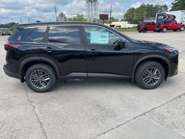 Photo of 2025 Super Black Nissan Rogue