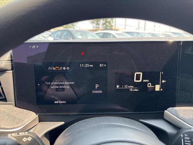 Photo of 2025 Super Black Nissan Kicks