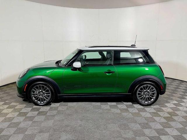 Photo of 2025 British Racing Green IV Metallic MINI Hardtop