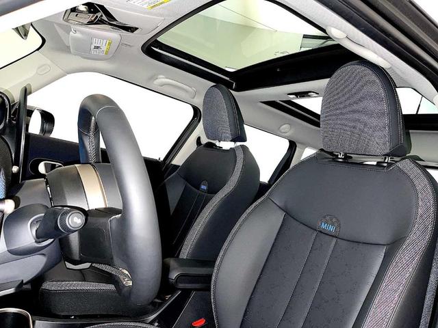 Photo of 2025 Midnight Black MINI Hardtop