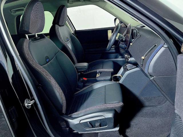 Photo of 2025 Midnight Black MINI Countryman