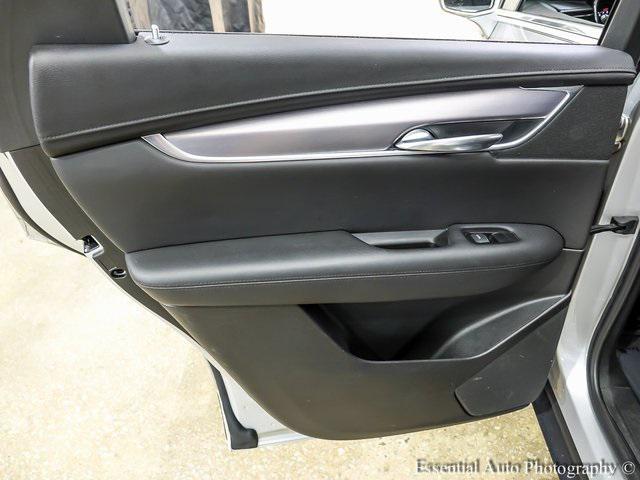 Photo of 2019 Radiant Silver Metallic Cadillac XT5