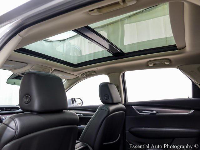 Photo of 2019 Radiant Silver Metallic Cadillac XT5