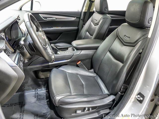 Photo of 2019 Radiant Silver Metallic Cadillac XT5