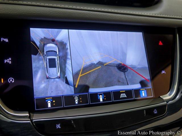 Photo of 2025 Crystal White Cadillac XT6